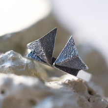Load image into Gallery viewer, Peacock Ring (oxidised silver)